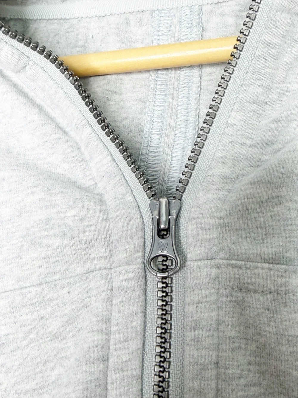 Lululemon Seva Jacket 8 Medium Heathered Gray full zip cropped athleisure pocket